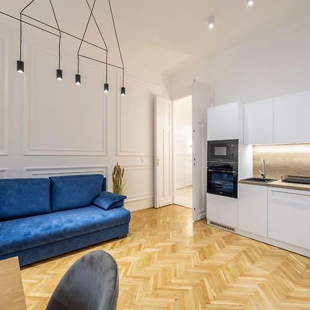 Luxurious Central 4Bedrm 3Bathrm Residence W/ Balcony Budapest Kültér fotó
