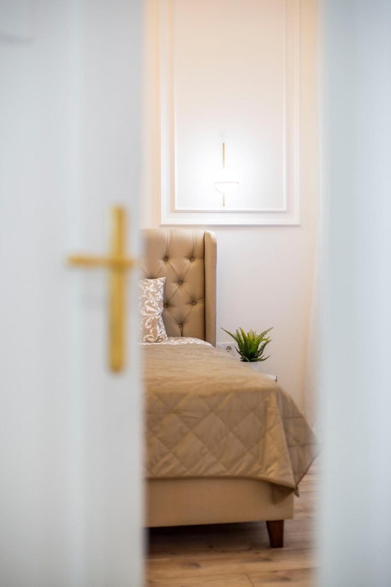 Luxurious Central 4Bedrm 3Bathrm Residence W/ Balcony Budapest Kültér fotó