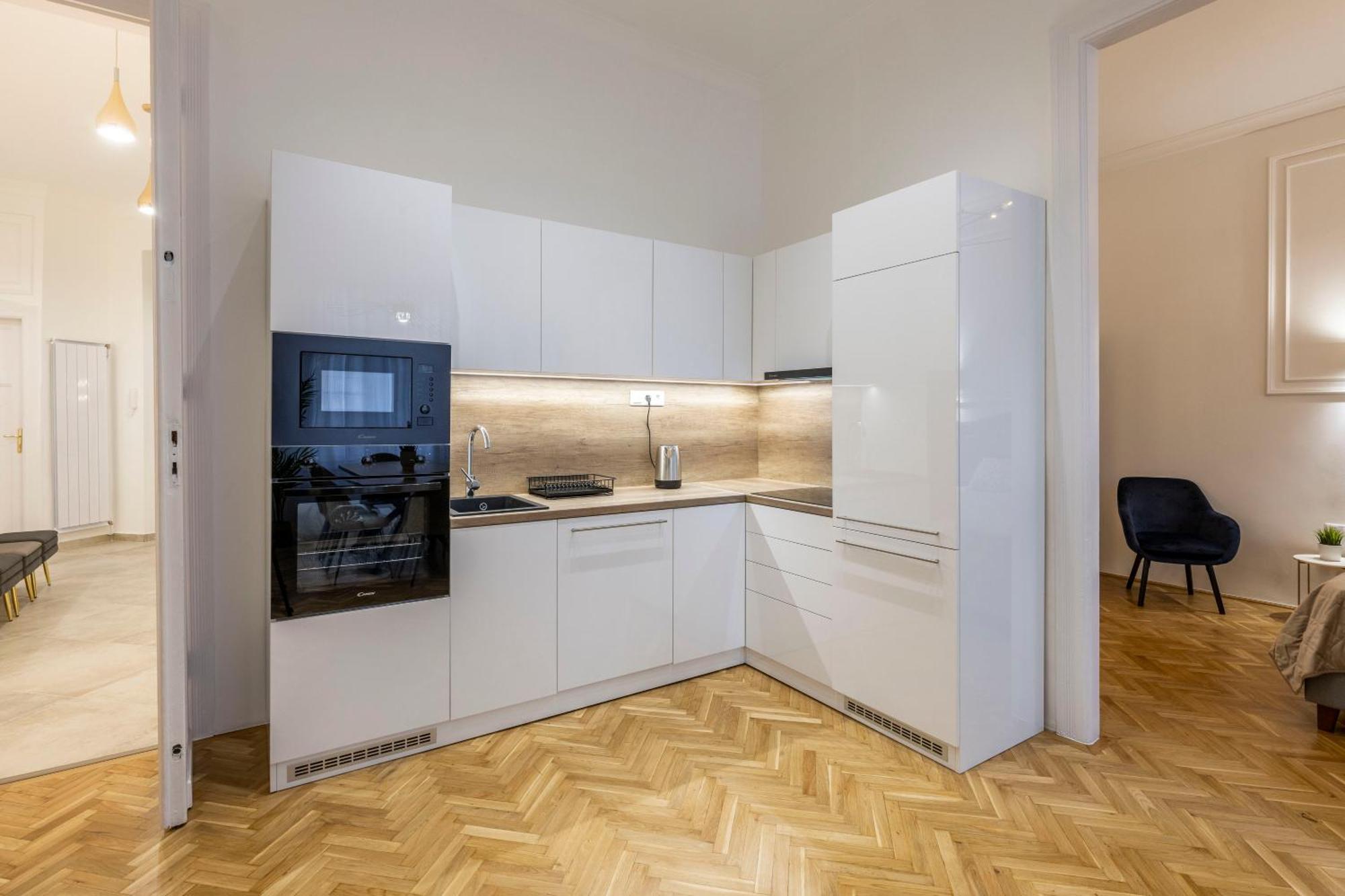 Luxurious Central 4Bedrm 3Bathrm Residence W/ Balcony Budapest Kültér fotó