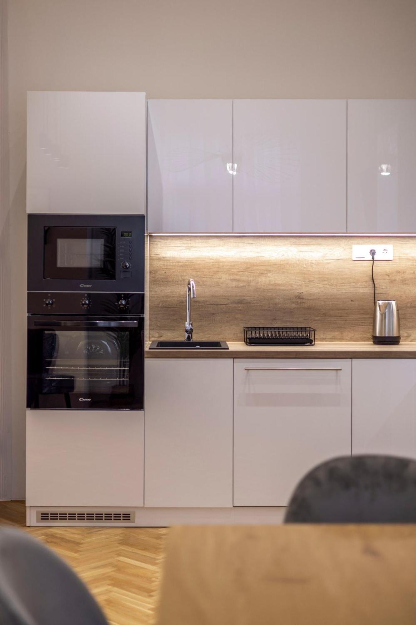 Luxurious Central 4Bedrm 3Bathrm Residence W/ Balcony Budapest Kültér fotó
