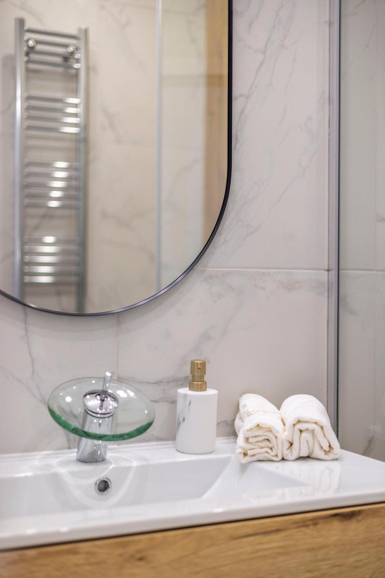 Luxurious Central 4Bedrm 3Bathrm Residence W/ Balcony Budapest Kültér fotó