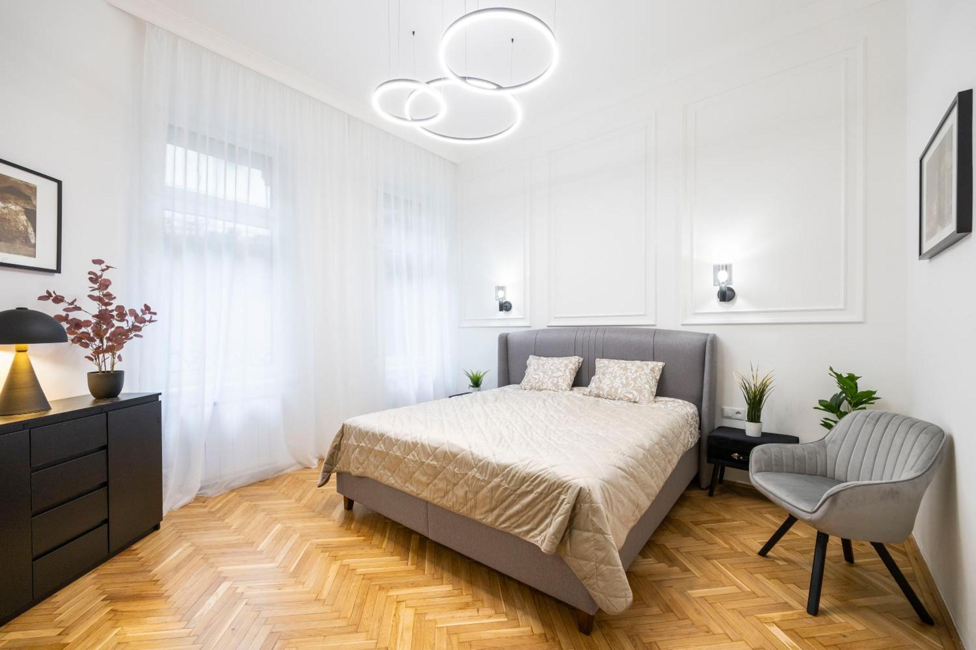 Luxurious Central 4Bedrm 3Bathrm Residence W/ Balcony Budapest Kültér fotó