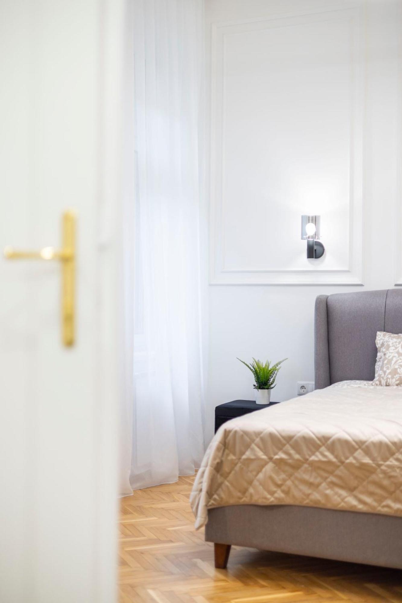 Luxurious Central 4Bedrm 3Bathrm Residence W/ Balcony Budapest Kültér fotó