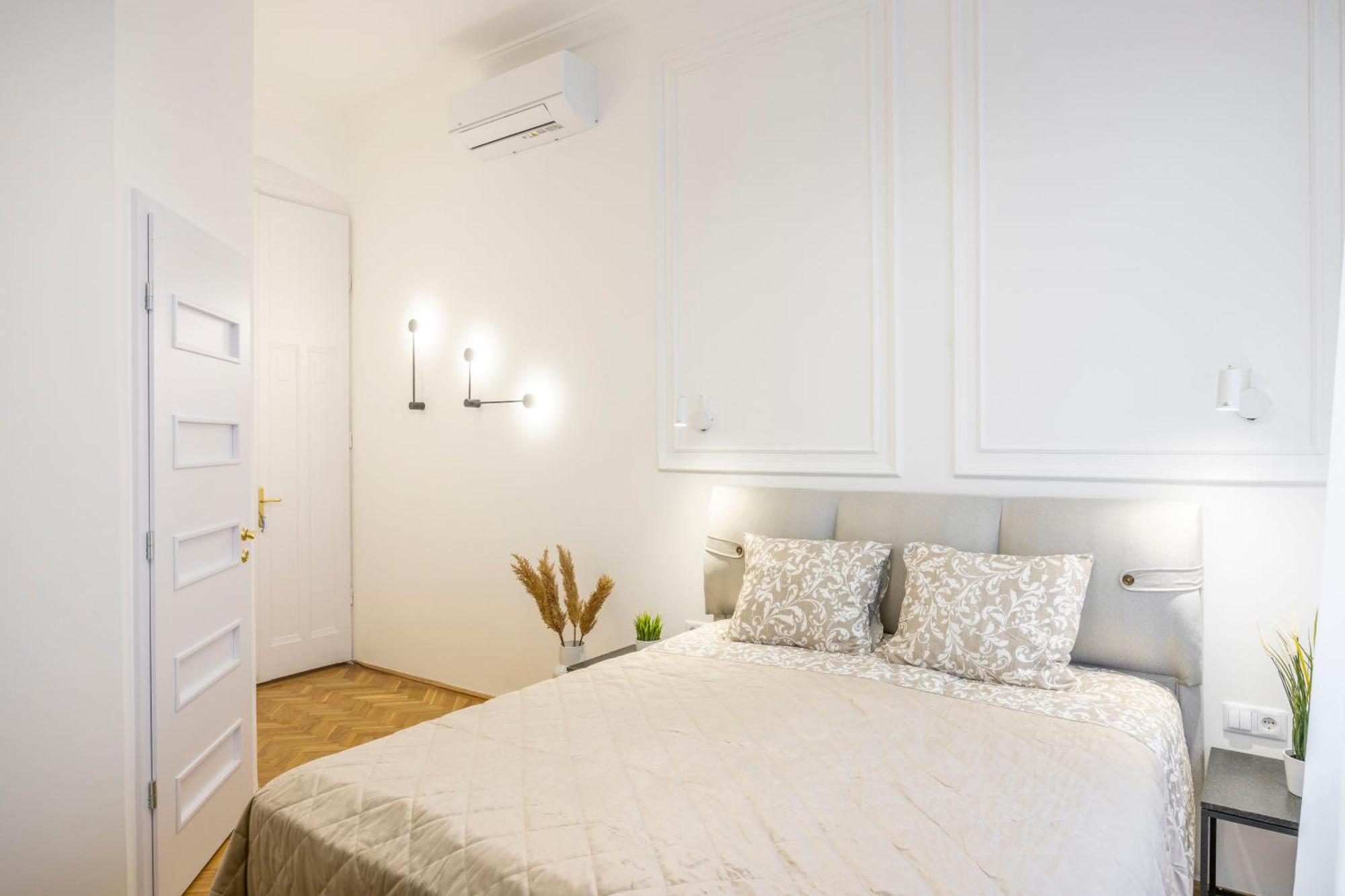 Luxurious Central 4Bedrm 3Bathrm Residence W/ Balcony Budapest Kültér fotó