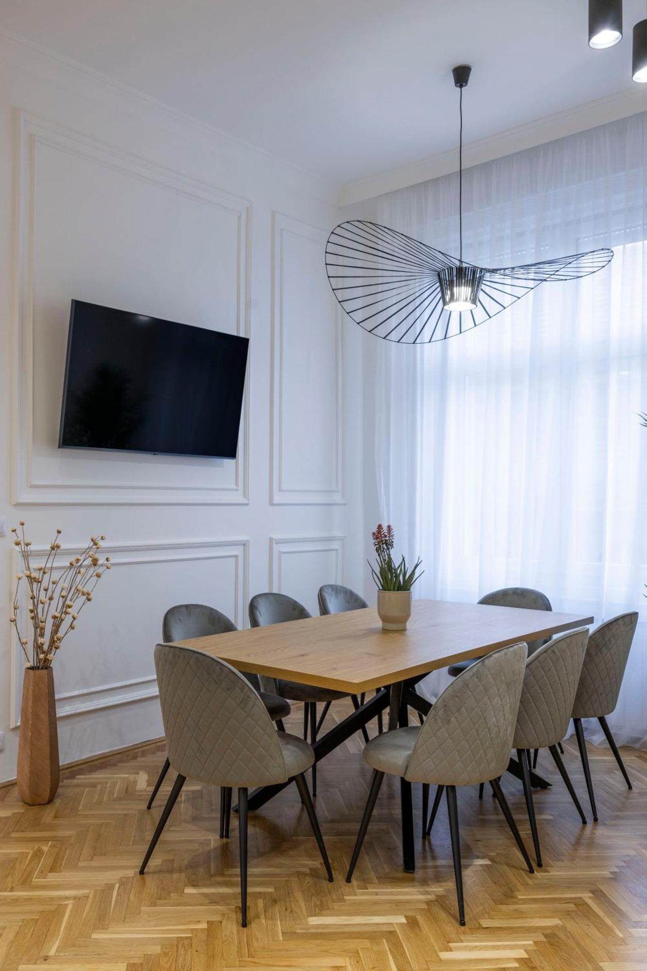 Luxurious Central 4Bedrm 3Bathrm Residence W/ Balcony Budapest Kültér fotó