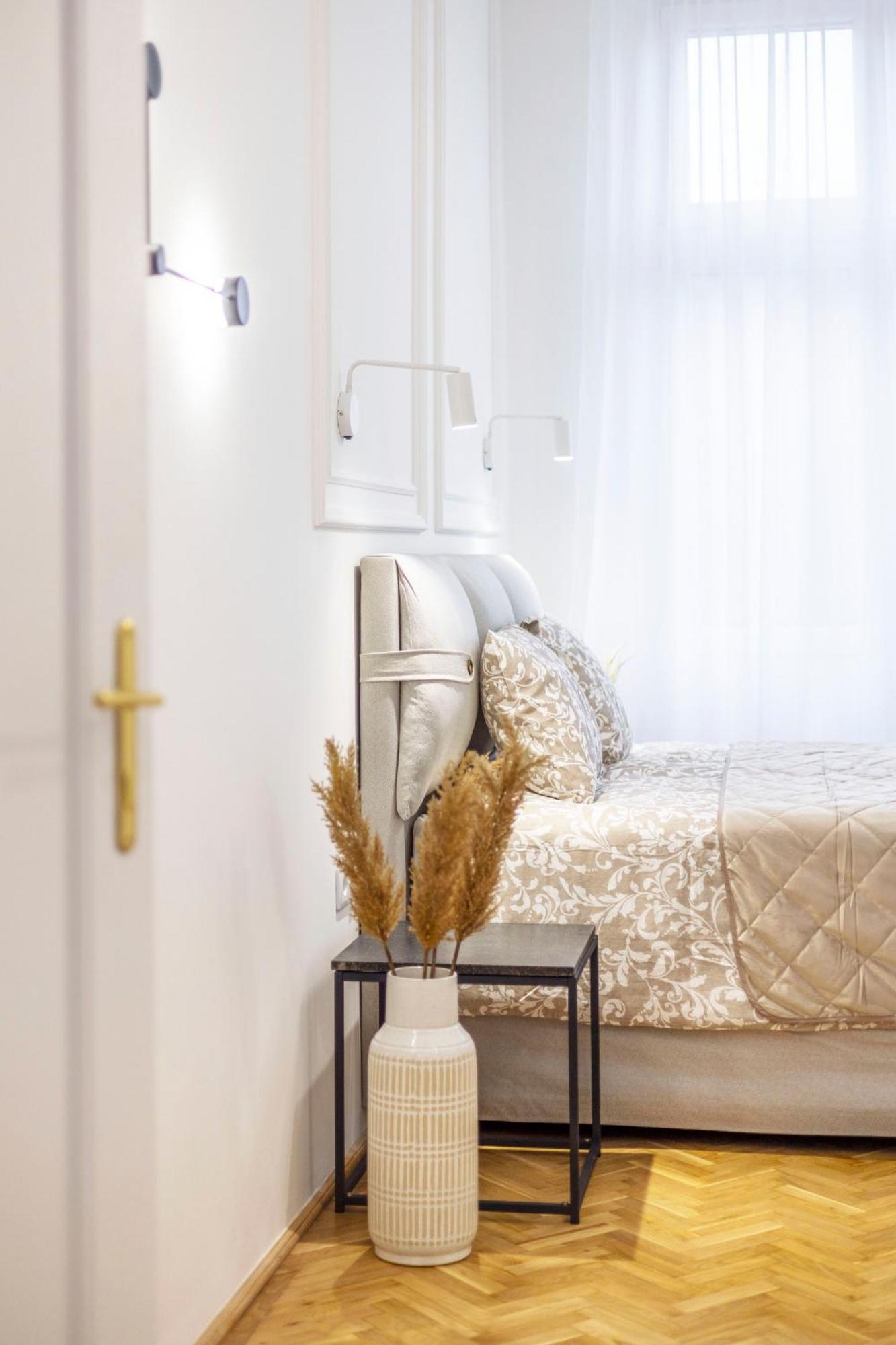 Luxurious Central 4Bedrm 3Bathrm Residence W/ Balcony Budapest Kültér fotó