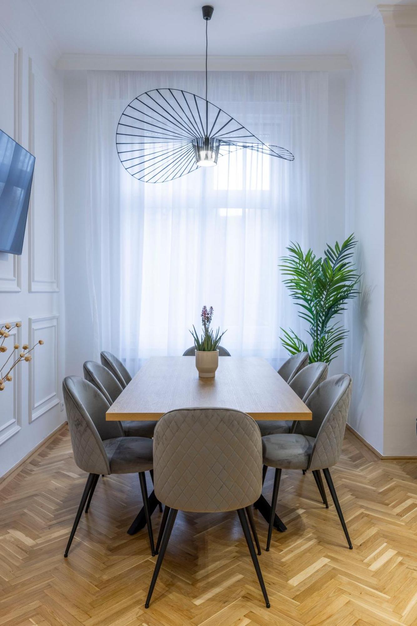 Luxurious Central 4Bedrm 3Bathrm Residence W/ Balcony Budapest Kültér fotó