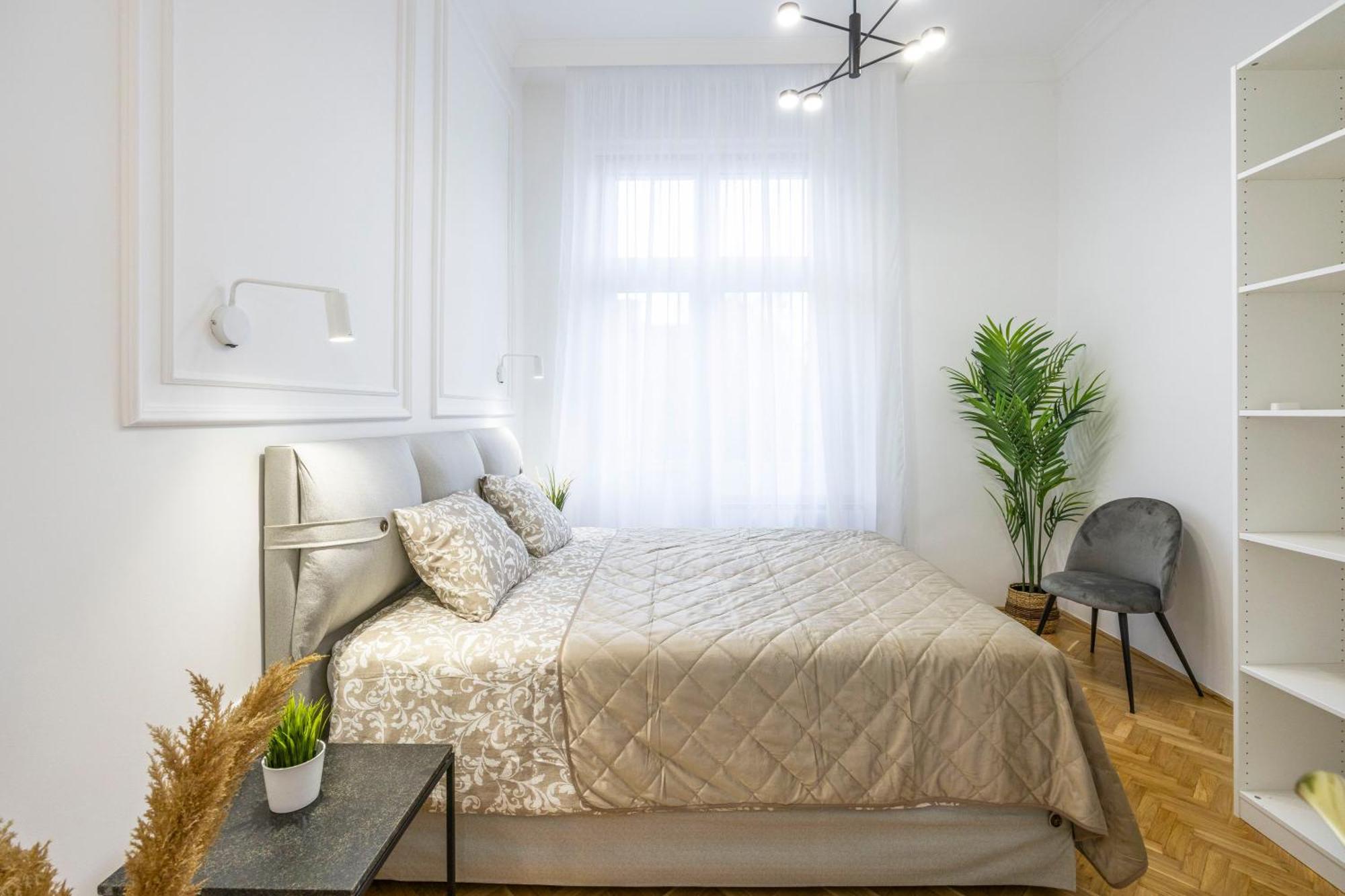 Luxurious Central 4Bedrm 3Bathrm Residence W/ Balcony Budapest Kültér fotó